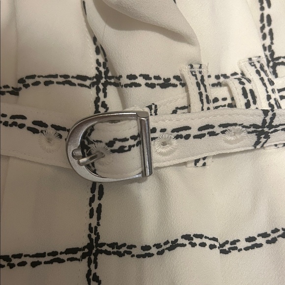 Express High Rise Checkered White Pants - Wide Leg 2R/2R - Picture 7 of 9